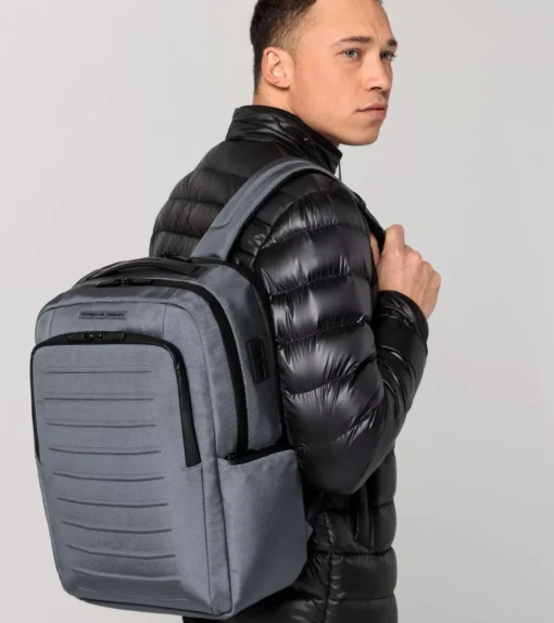 Roadster Pro Backpack L